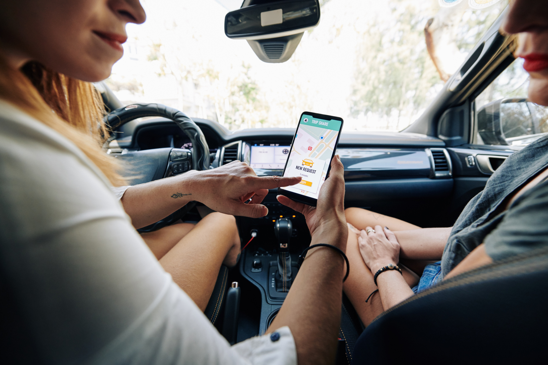 Driver accepting car sharing request Driver accepting car sharing request