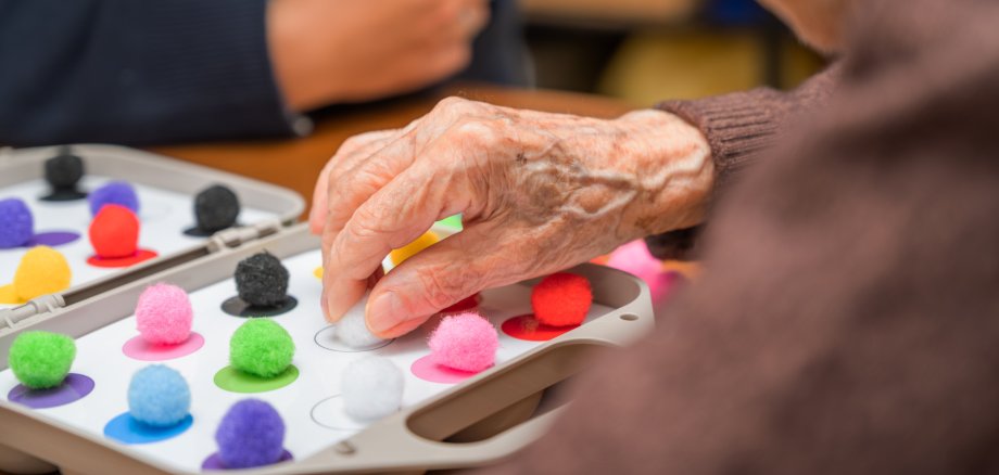 Rehabilitation center. Brain therapy cognitive psychological testing on senior patient. Alzheimer's disease and dementia prevention concept. Adaptation skills recovery Rehabilitation center. Brain therapy cognitive psychological testing on senior patient. Alzheimer's disease and dementia prevention concept. Adaptation skills recovery