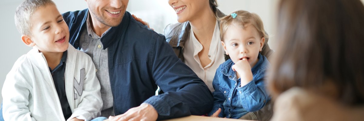 Beratungsgespräch einer Familie Beratungsgespräch einer Familie