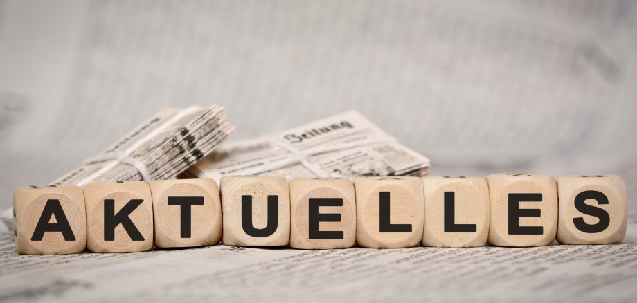 Würfel mit Aufschrift "Aktuelles"