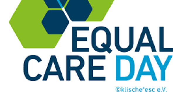 Ein Plakat auf dem der Aktionstag der Lohngleichheit zwischen Frauen und Männern hingewiesen wird