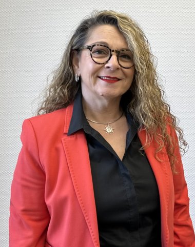 Frau Cigdem Kleinjung, Büro des Bürgermeisters